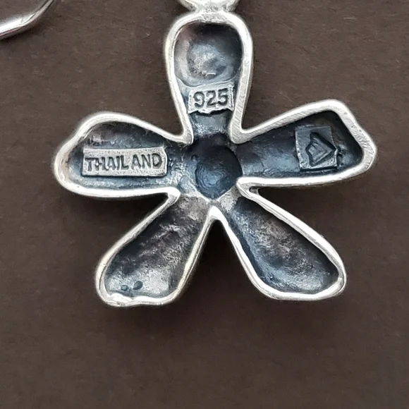 Vintage Silpada Oxidized Sterling Silver Flower Earrings  W1155 - Picture 6 of 10